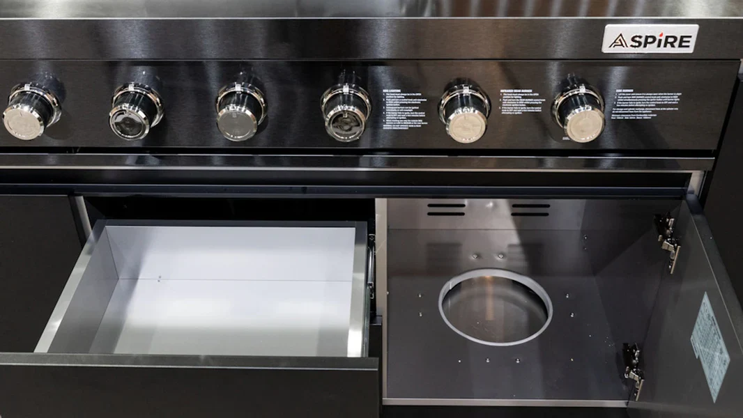 Aspire Stainless Steel 6 Burner BBQ on cabinet - Image 8