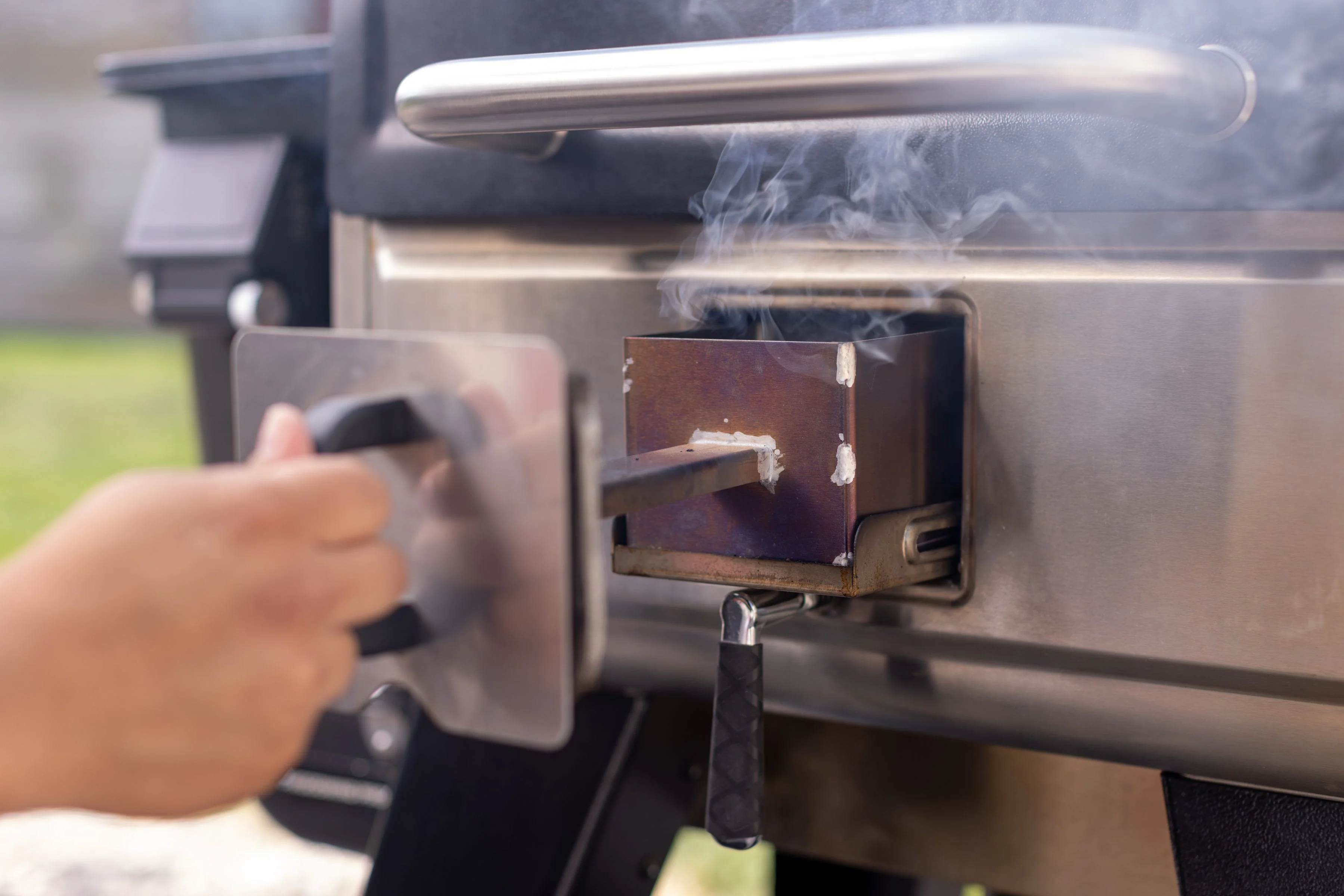 Camp Chef Woodwind Pro 36 with Sidekick - Image 11