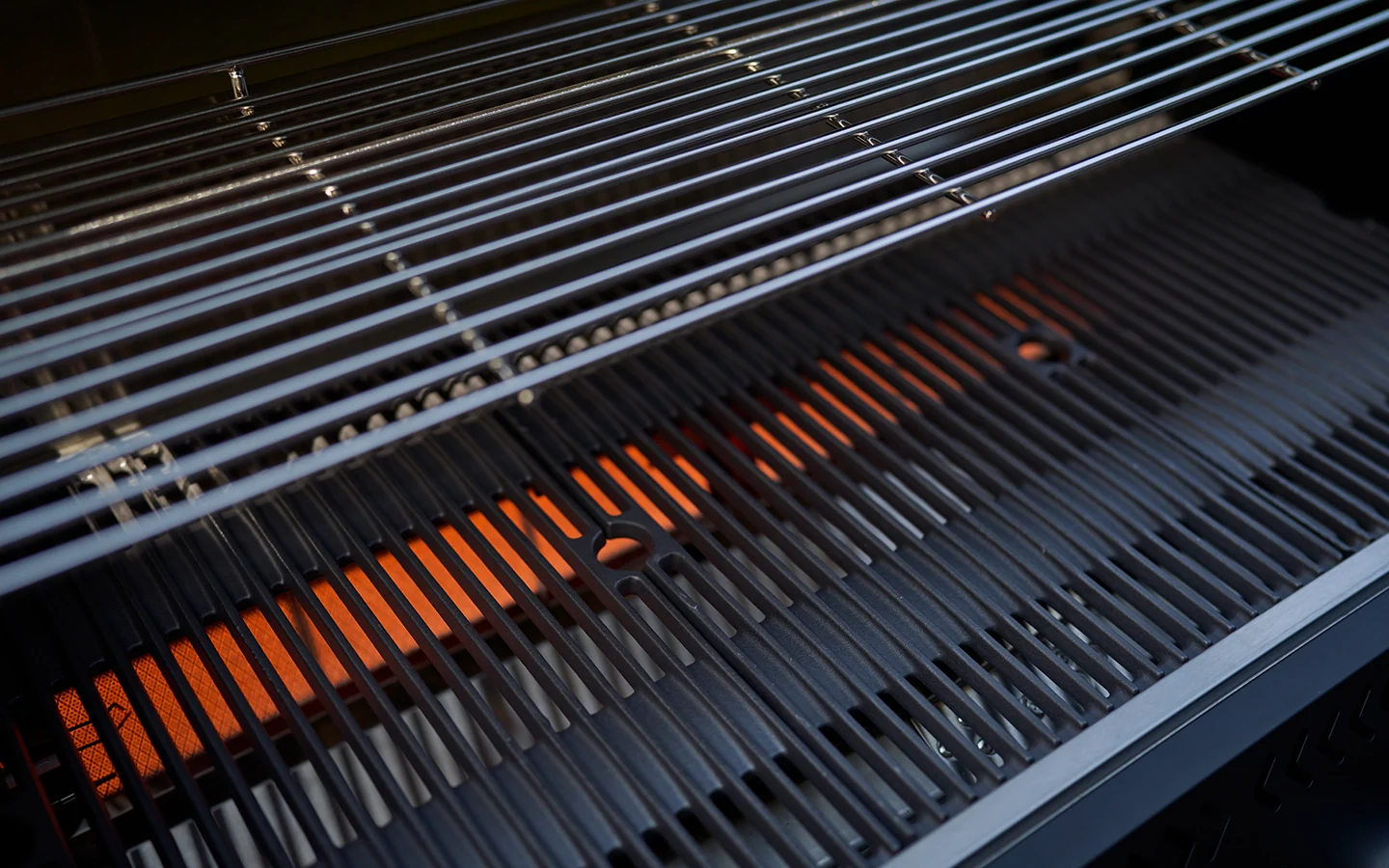 CROSSRAY Black XPlor Gas BBQ with Trolley - Image 6