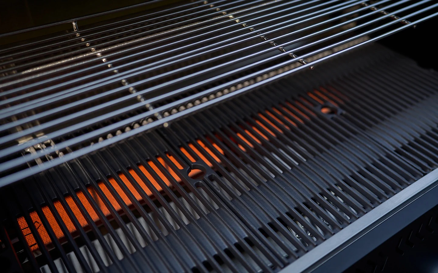 Crossray XPlor Black 4 Burner Gas Inbuilt BBQ - Image 5
