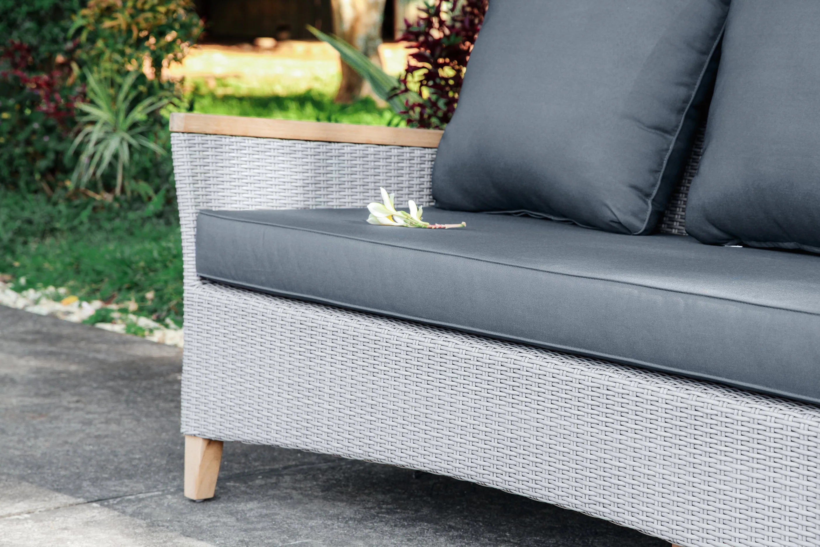 East India Florence 2 seat lounger - Image 4