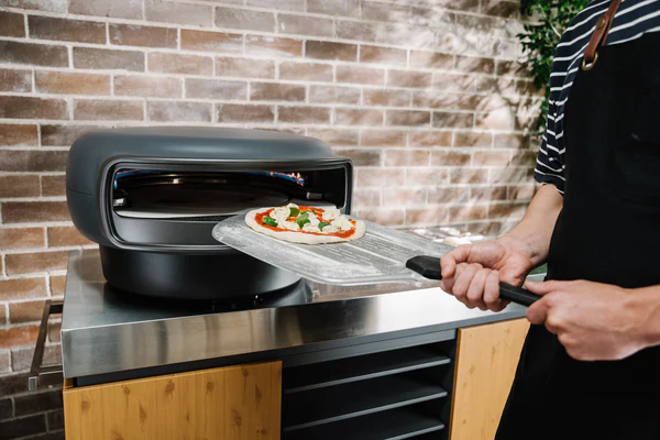 Everdure Aluminium Pizza Peel 14-inch - Image 3