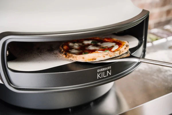 Everdure Aluminium Turning Pizza Peel - Image 5