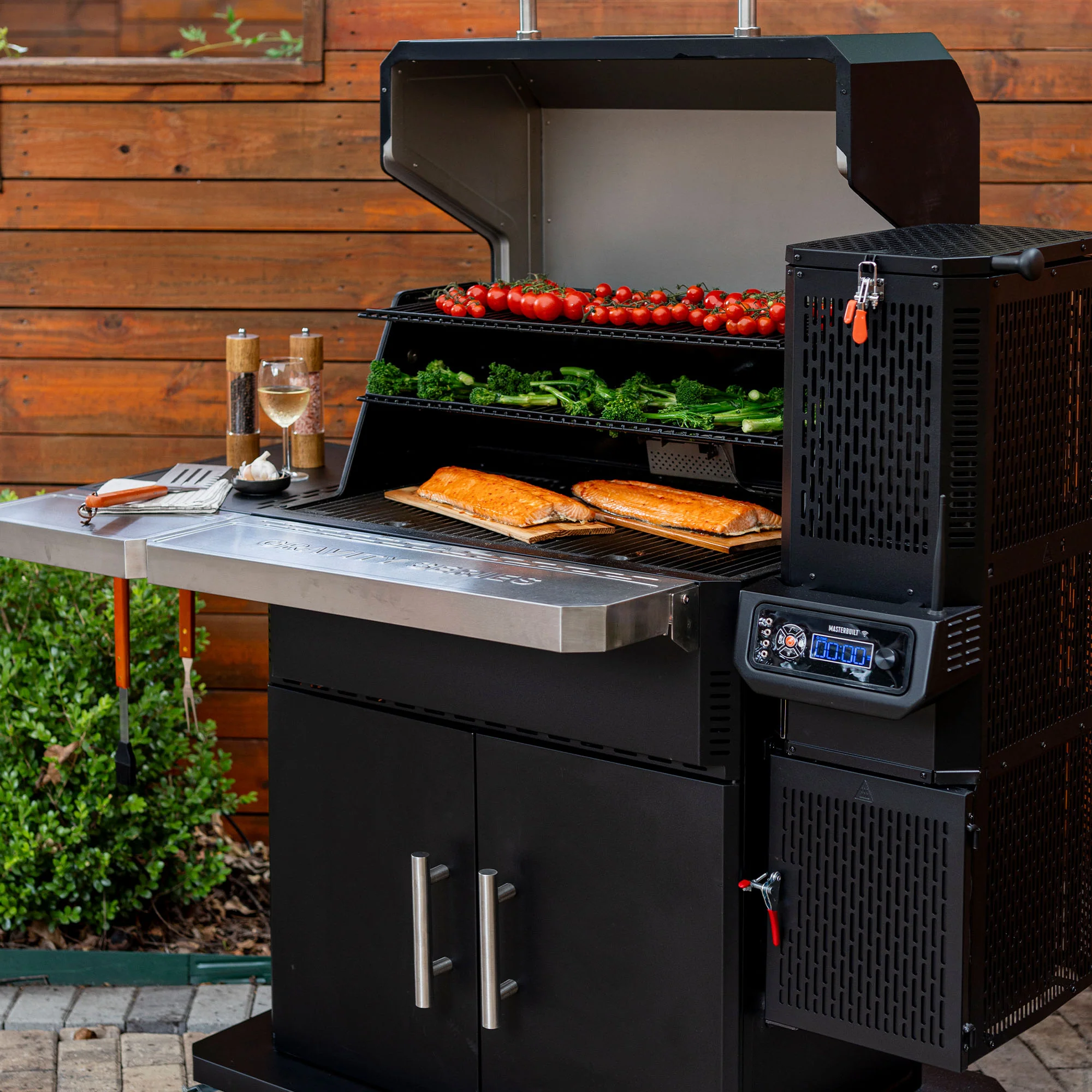 Masterbuilt Gravity Series 1150 Digital Charcoal BBQ + Smoker - Bundle - Image 13
