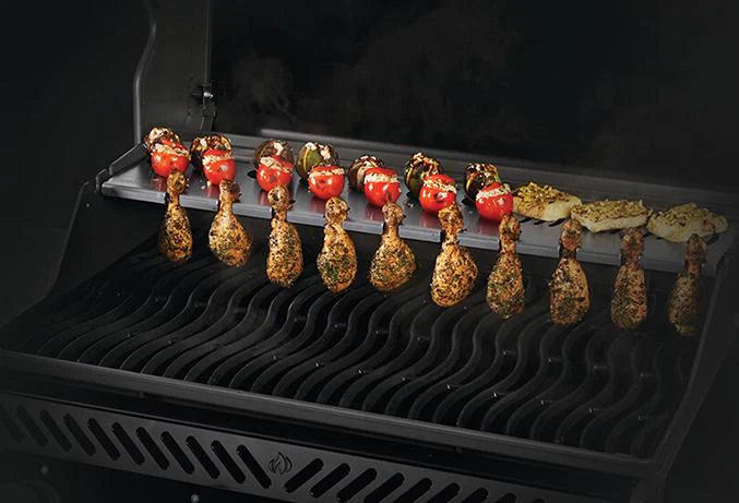 Napoleon Multifunctional warming rack for Rogue 525 - Image 2
