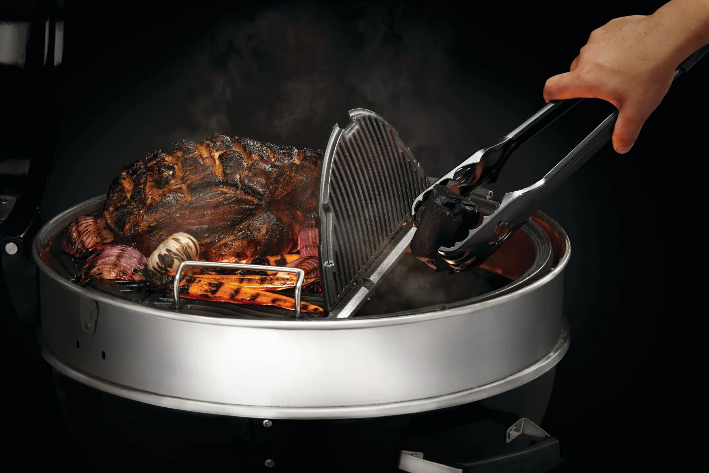 Napoleon Professional 22 Charcoal Kettle BBQ - Image 3