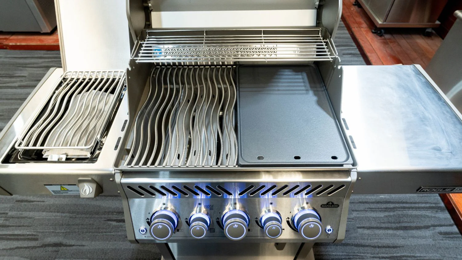 Napoleon Rogue Pro-S 425 SS 3 Burner BBQ with Infrared Sizzle Sideburner - Image 11