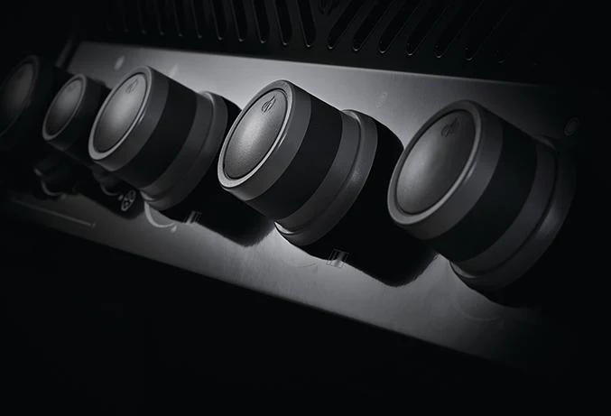 Napoleon Rogue SE 425 RSIB 3 Burner BBQ with Infrared Side and Rear Burners - Image 6