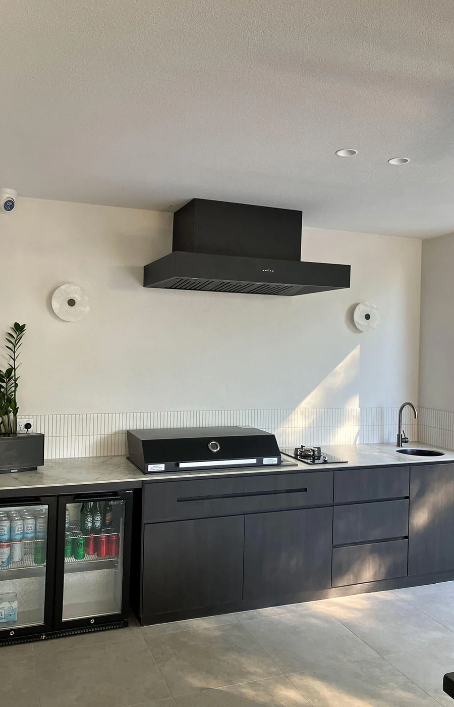 Schweigen Black BBQ Canopy Rangehood - 120cm - CL7372B Series - Image 7