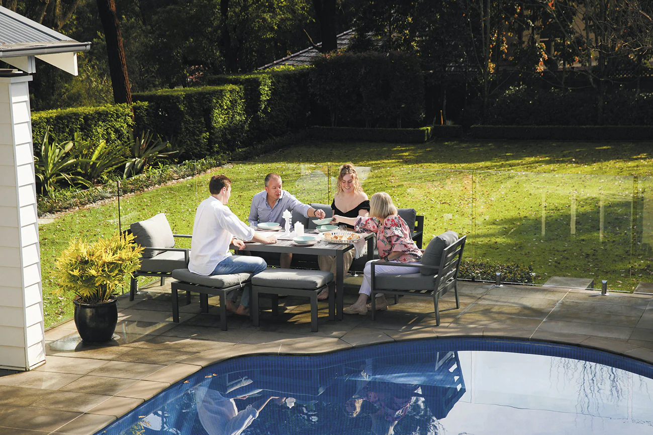 Shelta Augusta 6 Piece Dining Setting - Image 2