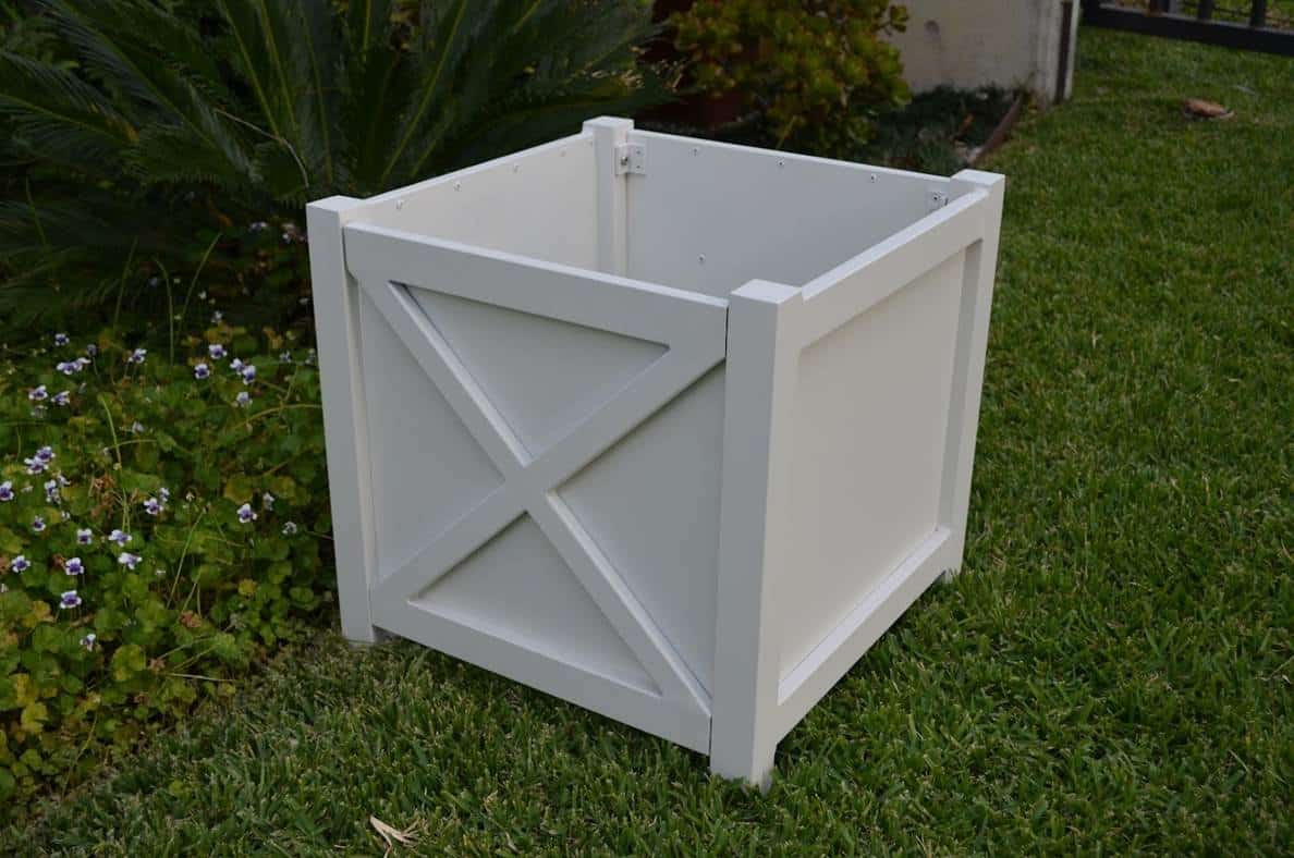 Shelta AVA Aluminium Planter Box - Image 3