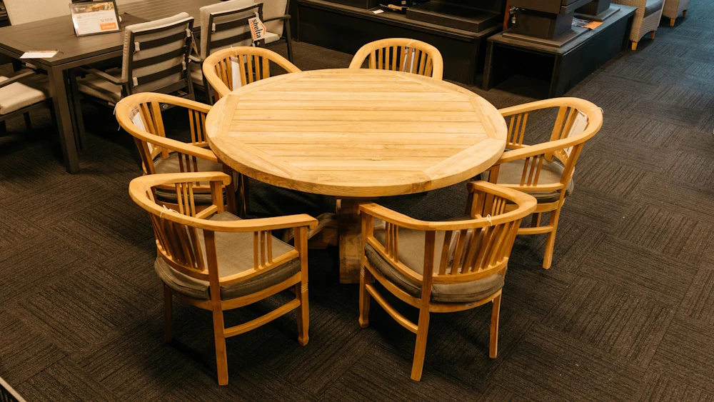 Shelta Segovia 7 Piece Dining Setting with Round Table
