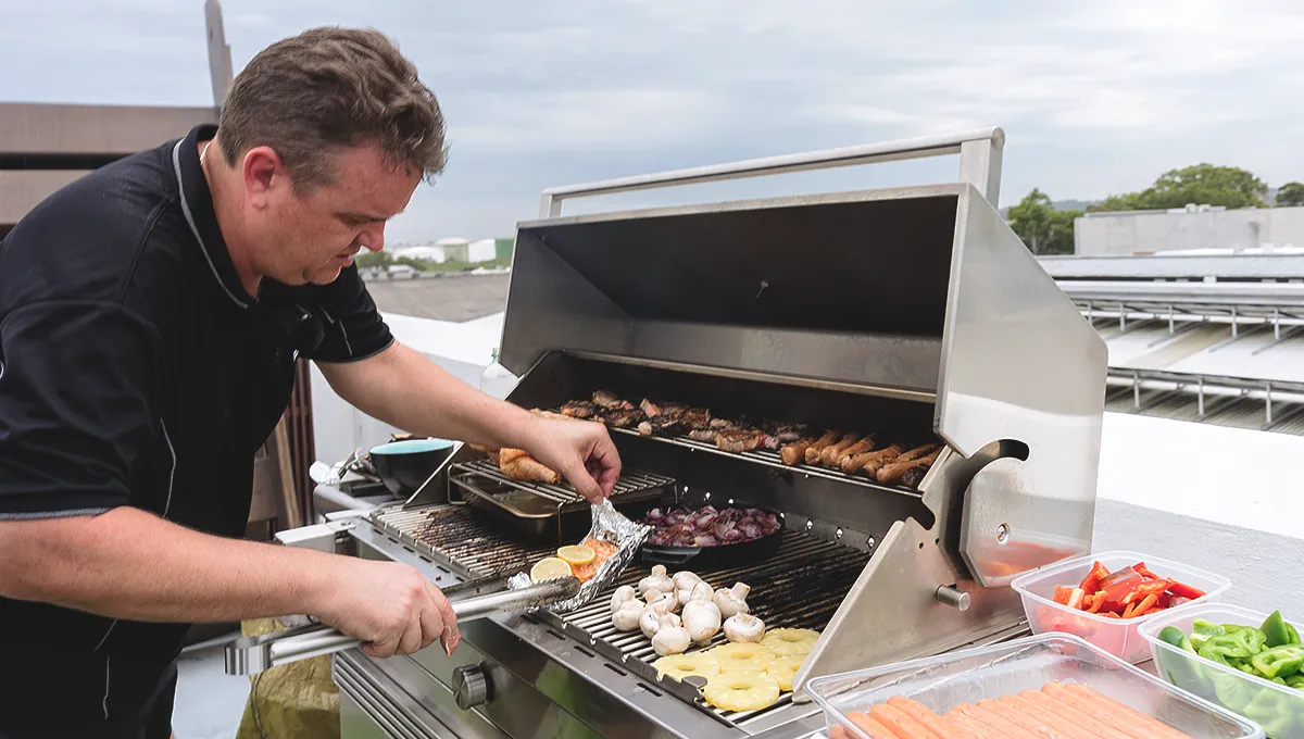 Tucker Charcoal Deluxe Pro Built-In BBQ Plus Wok Burner with Roasting Hood and Wok Hinged Lid - Image 30