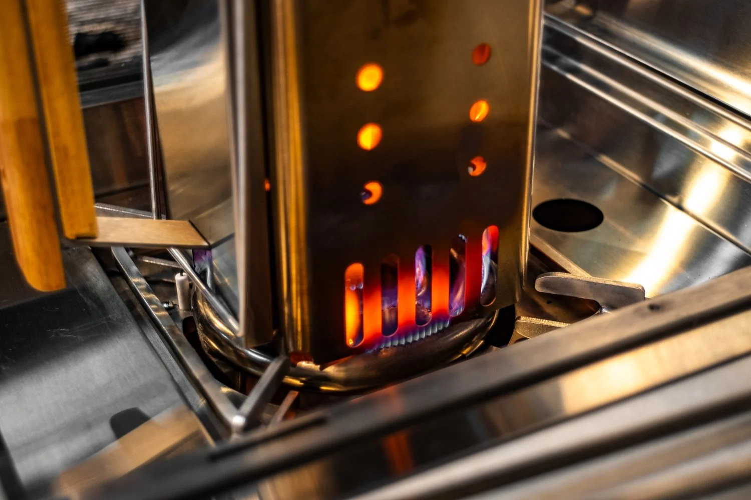 Tucker Charcoal Deluxe Pro XL BBQ on Cabinet Plus Wok Burner with Roasting Hood and Wok Hinged Lid - Image 19