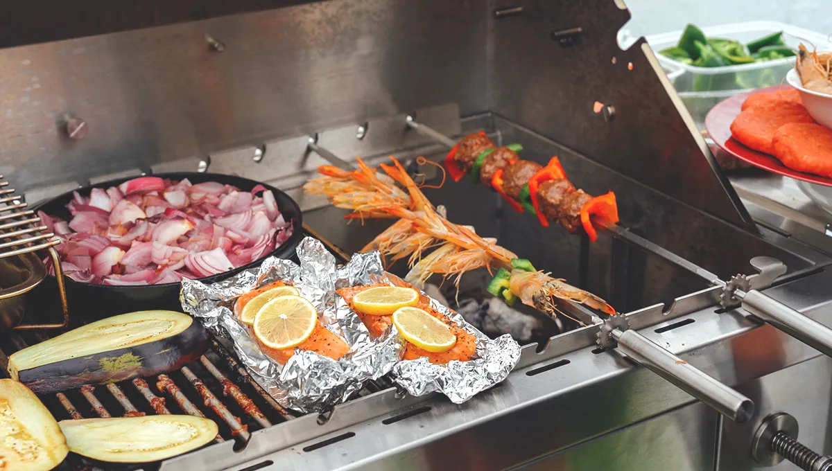 Tucker Charcoal Deluxe Pro XL BBQ on Cabinet Plus Wok Burner with Roasting Hood and Wok Hinged Lid - Image 6
