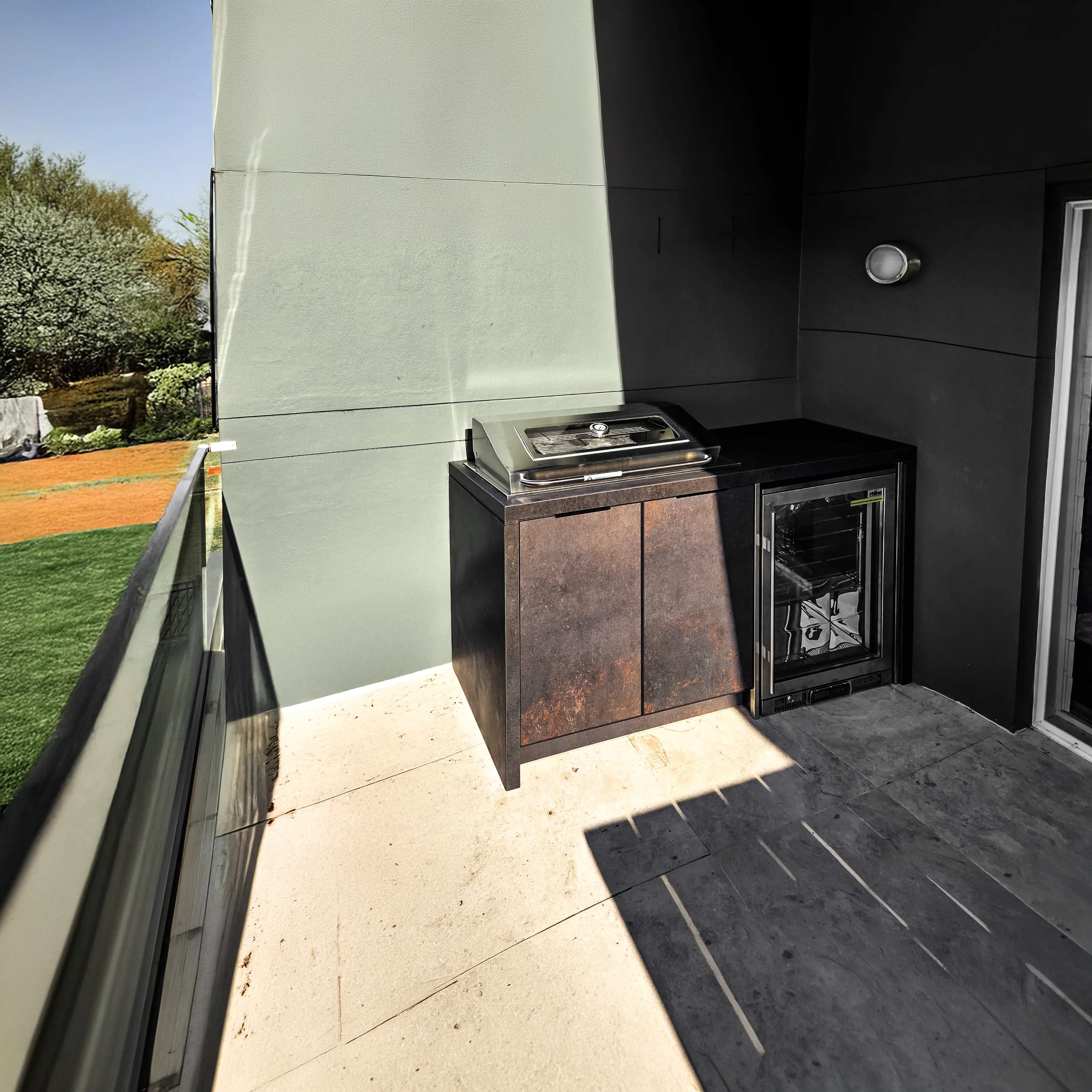 Tucker Horizon Marine Grade BBQ with Hood + Gozney Dome Black Pizza Oven and Accessories Package Deal (Propane) - Image 5