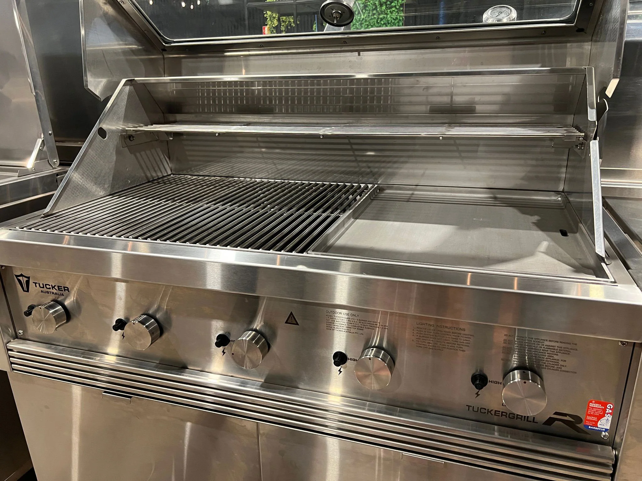 Tucker R Class V10 BBQ Built In - Image 8