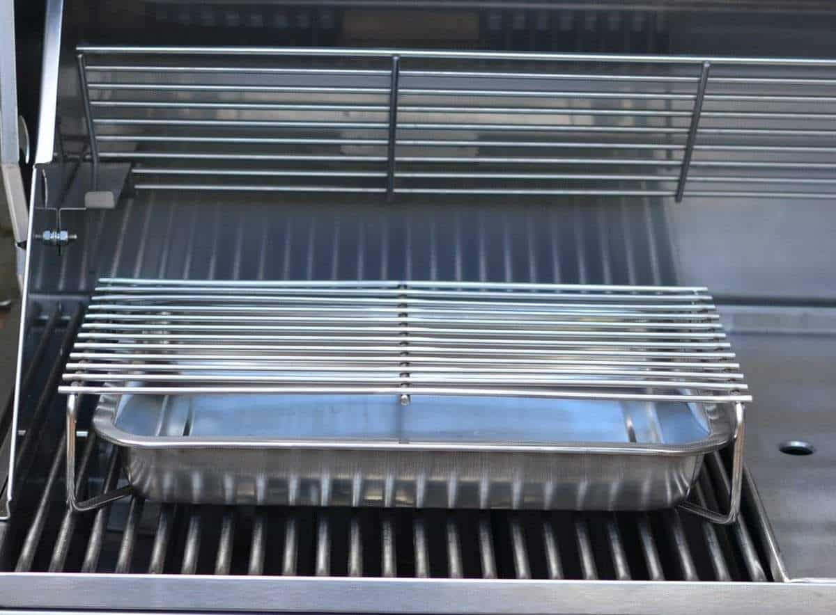Tucker R Class V12 BBQ Built In with Lid - Image 4