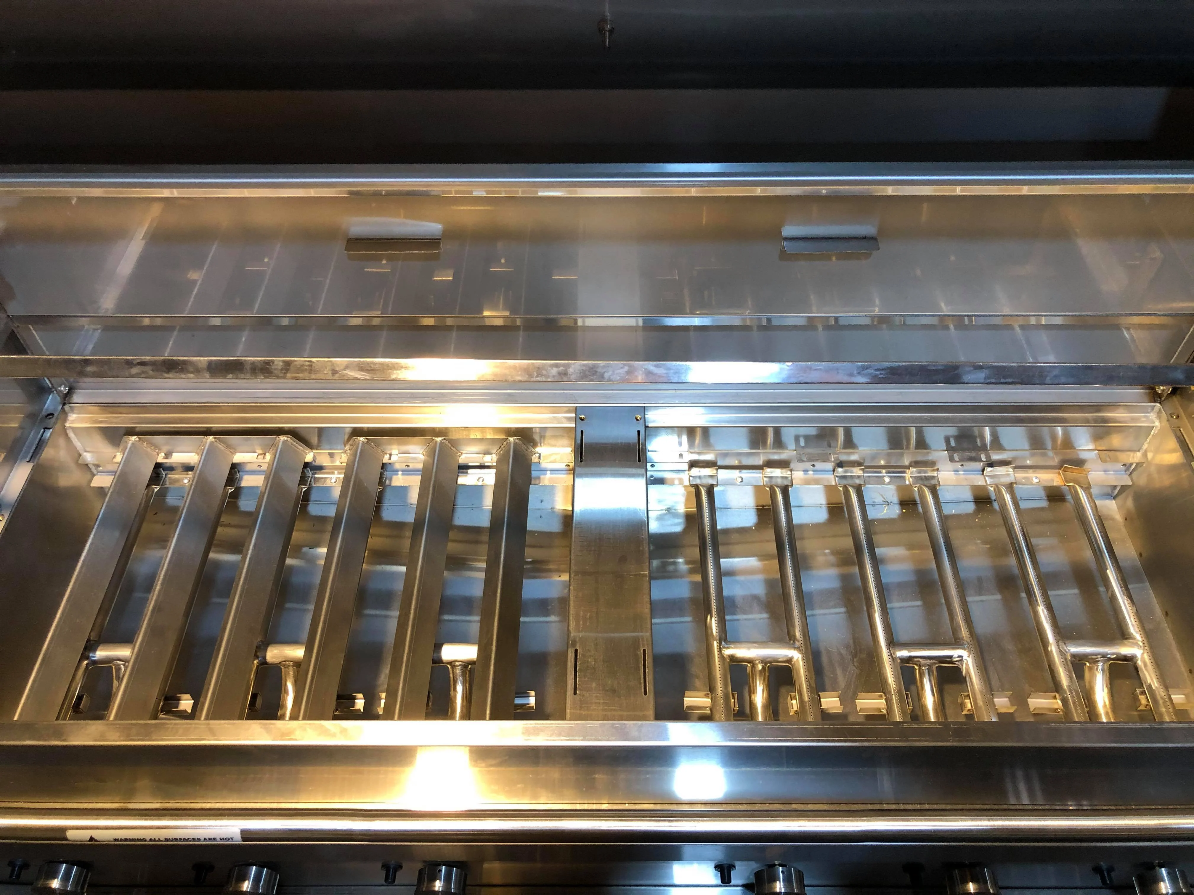 Tucker R Class V12 BBQ Built In with Twin Hood - Image 7