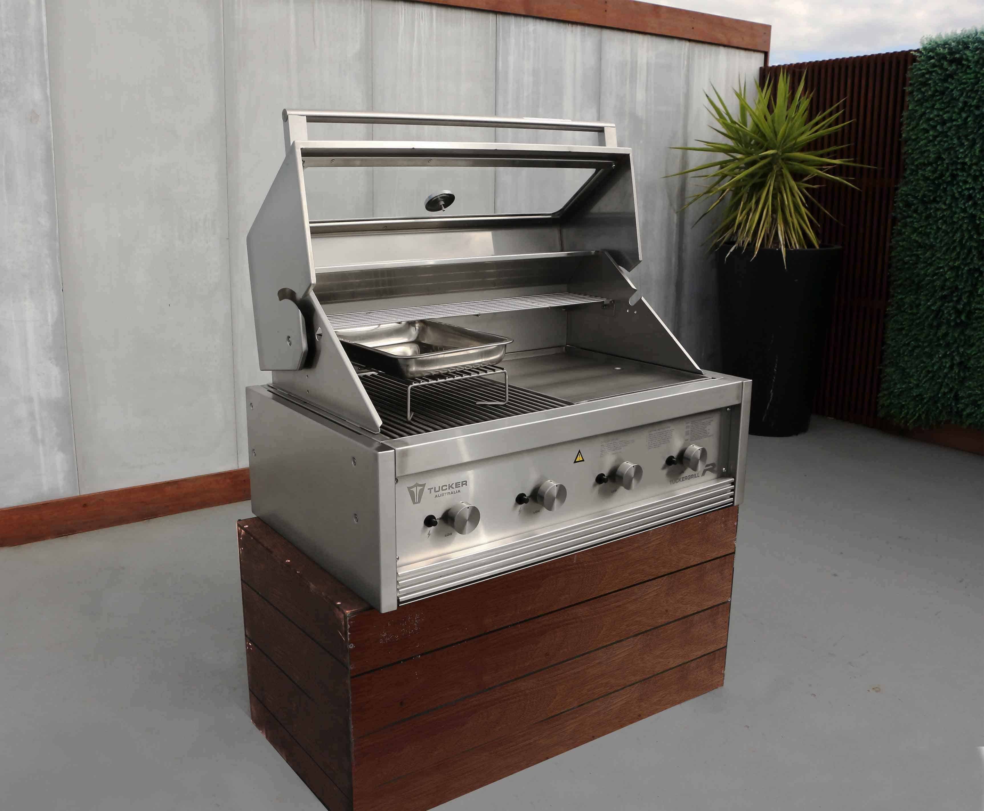 Tucker R Class V8 BBQ Built In with Flame Failure - Image 7