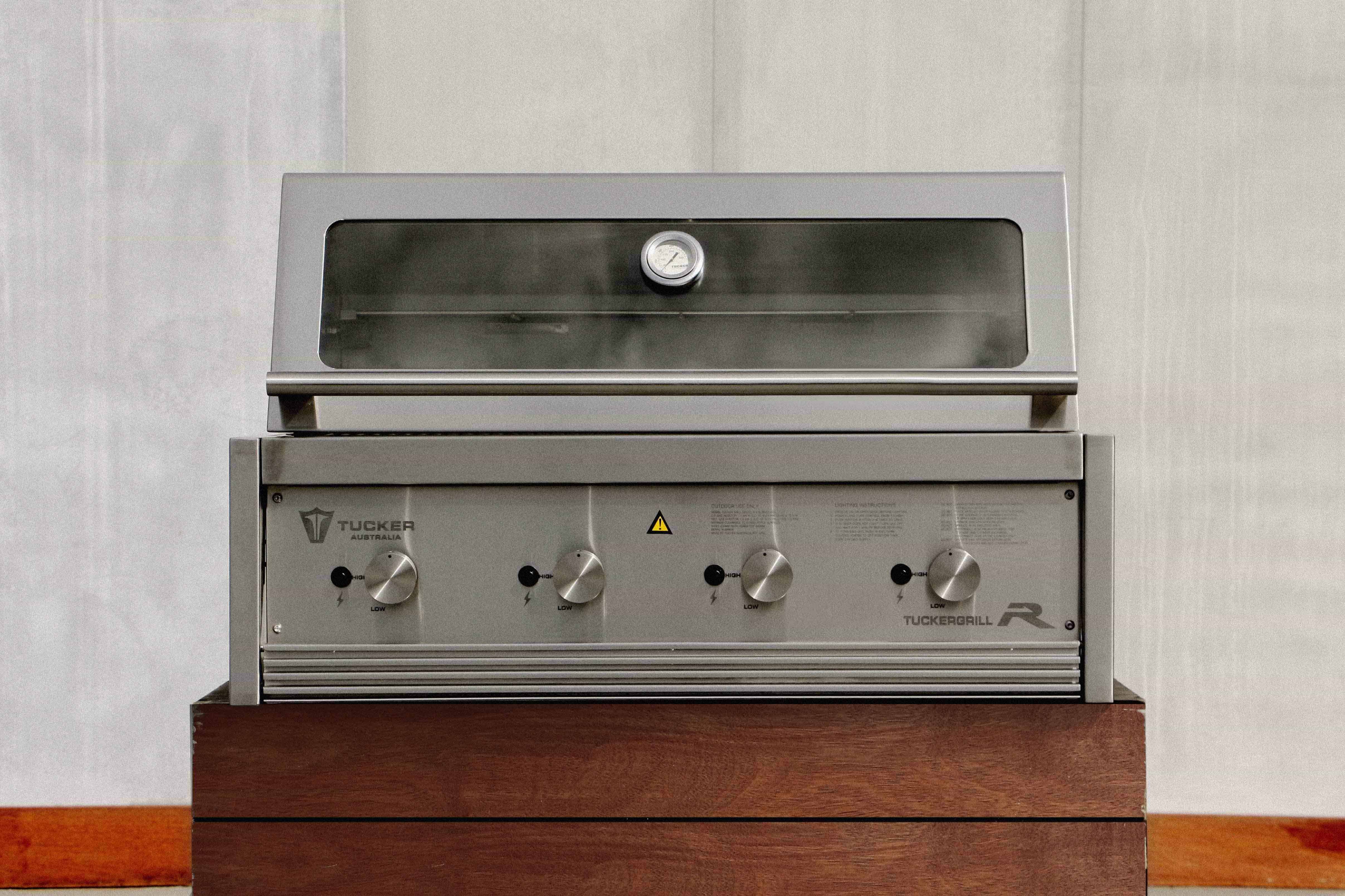 Tucker R Class V8 BBQ Built In with Flame Failure - Image 8