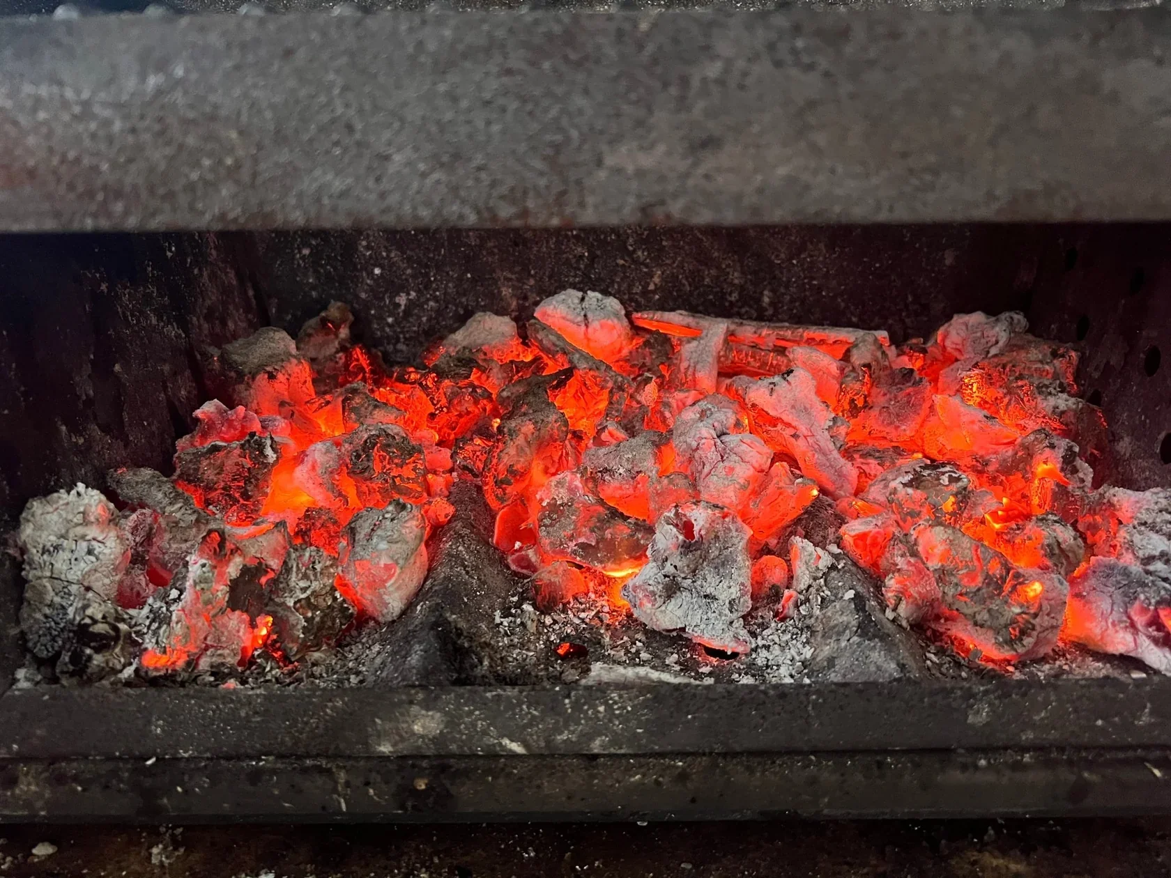 Wattle and Flame 5kg Classic Mallee Lump Charcoal (35-70mm Size) - Image 3